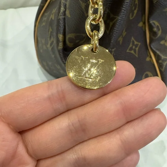 [Authentic] Louis Vuitton Monogram Tivoli GM - Picture 10 of 16